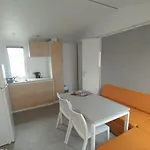 مكان تخييم Mobile Homes By Kelair At Les Genets سان جان دي مونت
