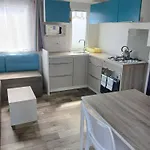 مكان تخييم Mobile Homes By Kelair At Les Genets سان جان دي مونت