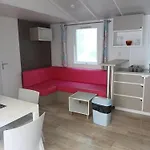 مكان تخييم Mobile Homes By Kelair At Les Genets
