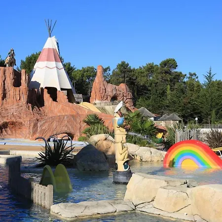 Campingplatz Mobile Homes By Kelair At Les Genets