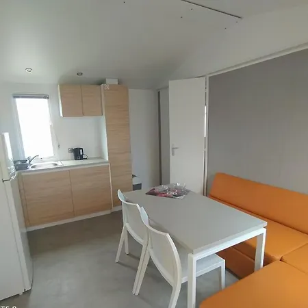 אתר קמפינג Mobile Homes By Kelair At Les Genets סן ז'אן דה מון