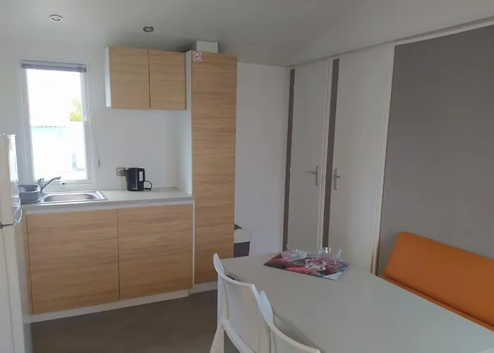 Campingplads Mobile Homes By Kelair At Les Genets